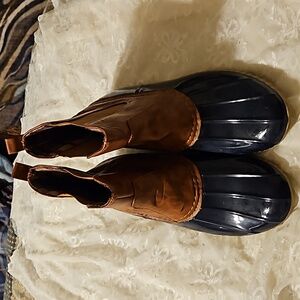 Yoki Two-Tone Brown and Navy Duck Boots